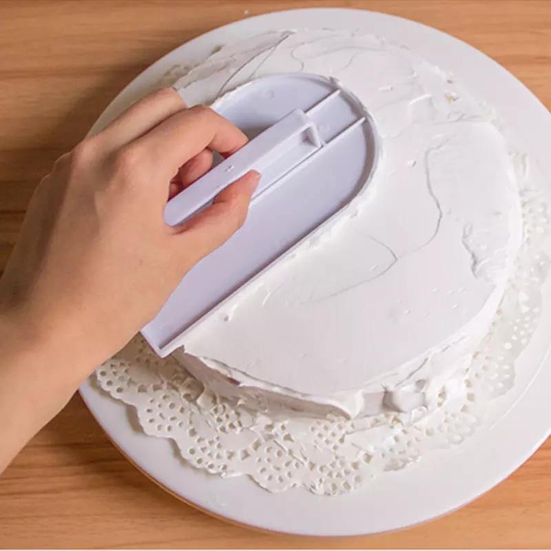 The Must-Have Cake Decorating Tools For Beginners