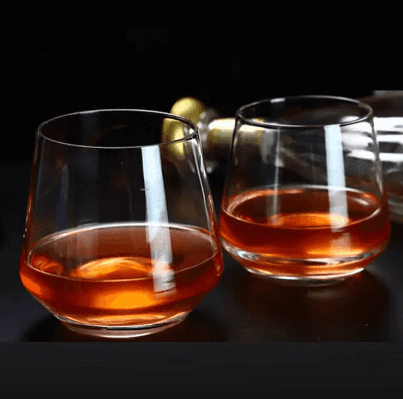 Crystal Whisky Glass 400ml - Square Glass Set filled with whisky, showcasing seamless design and aroma-enhancing clarity for elegant sipping.
