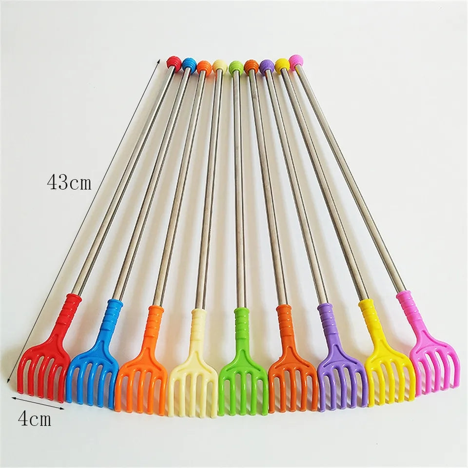 Colorful Plastic Back Scratchers with 43cm stainless steel handles and 4cm wide comb heads, ideal for convenient back scratching.