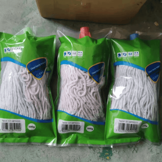 Individually packaged cotton thread mop head replacements, 300g each, with colored caps for easy identification and efficient cleaning.